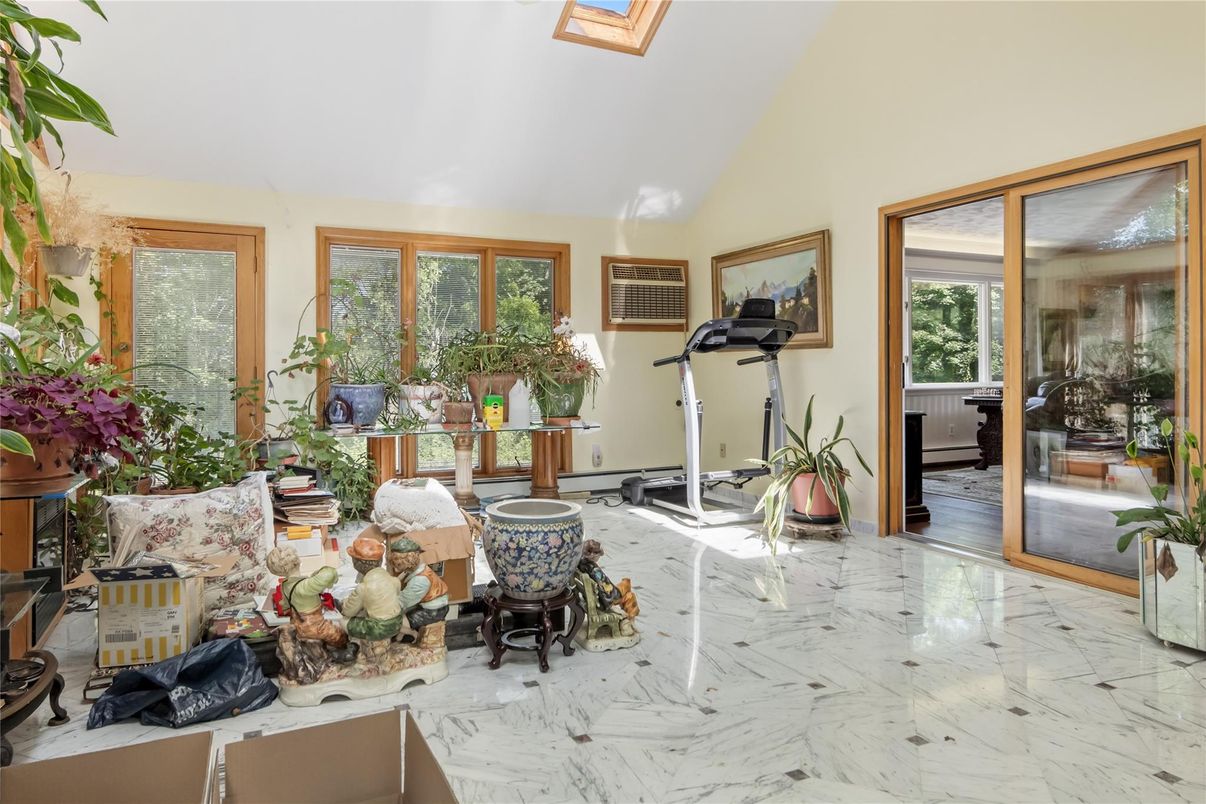 Fitness Equipment, Interior, Marble