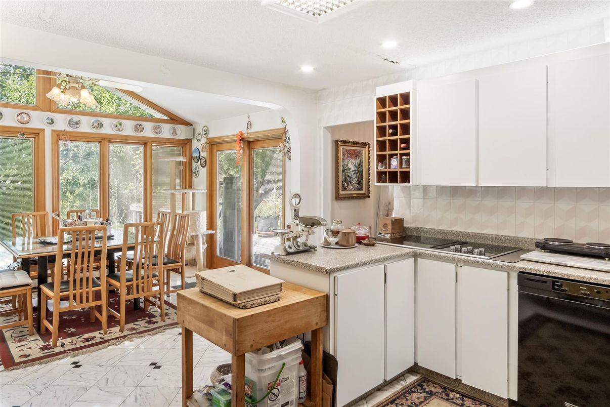 Dining room, Interior, Kitchen, Marble, Recessed Lighting
