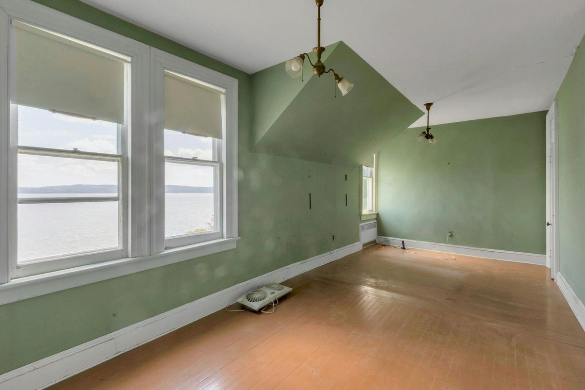 Empty room, Interior, Pendant Lights, Wood Texture Flooring