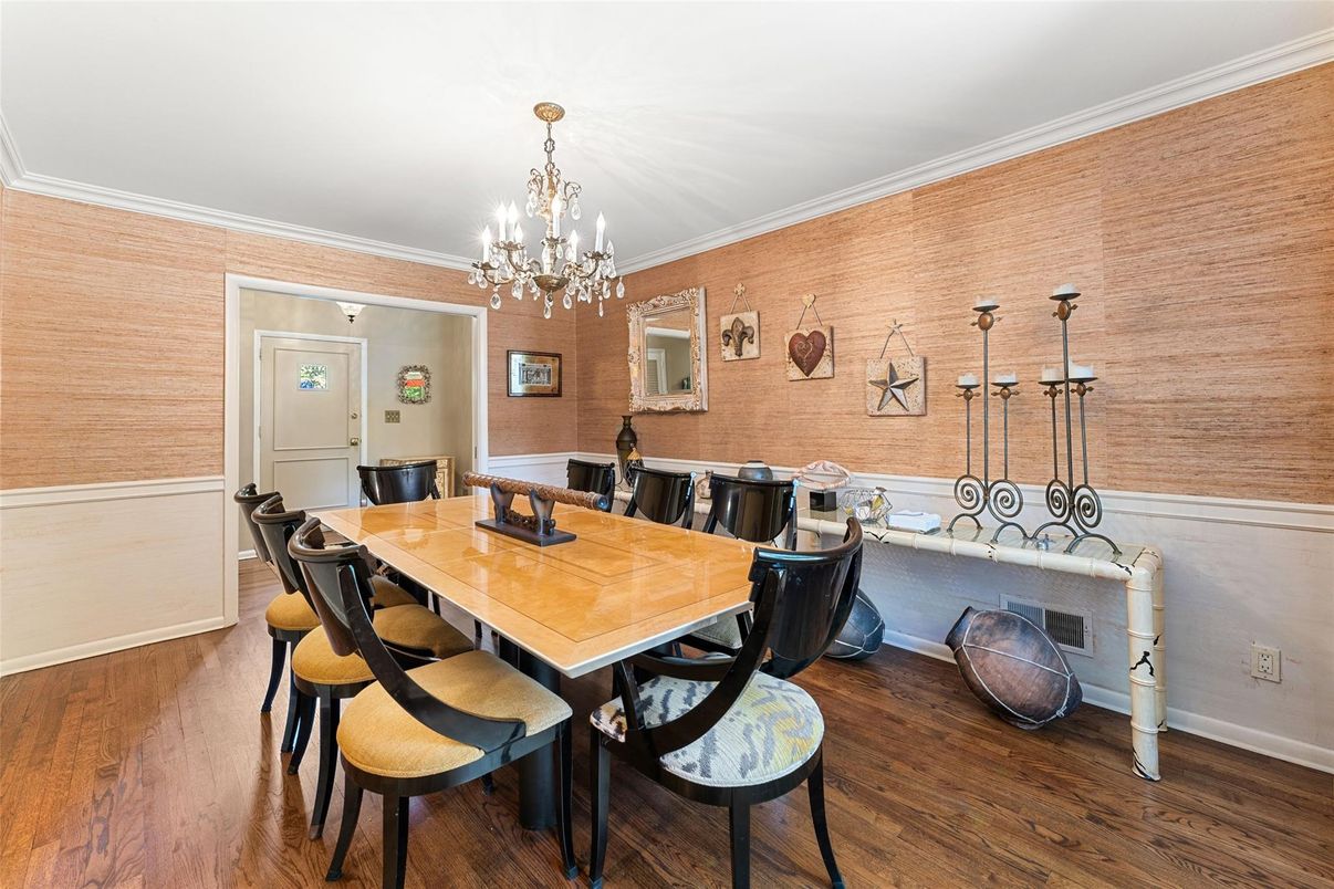 Chandelier, Dining room, Interior, Wood Texture Flooring