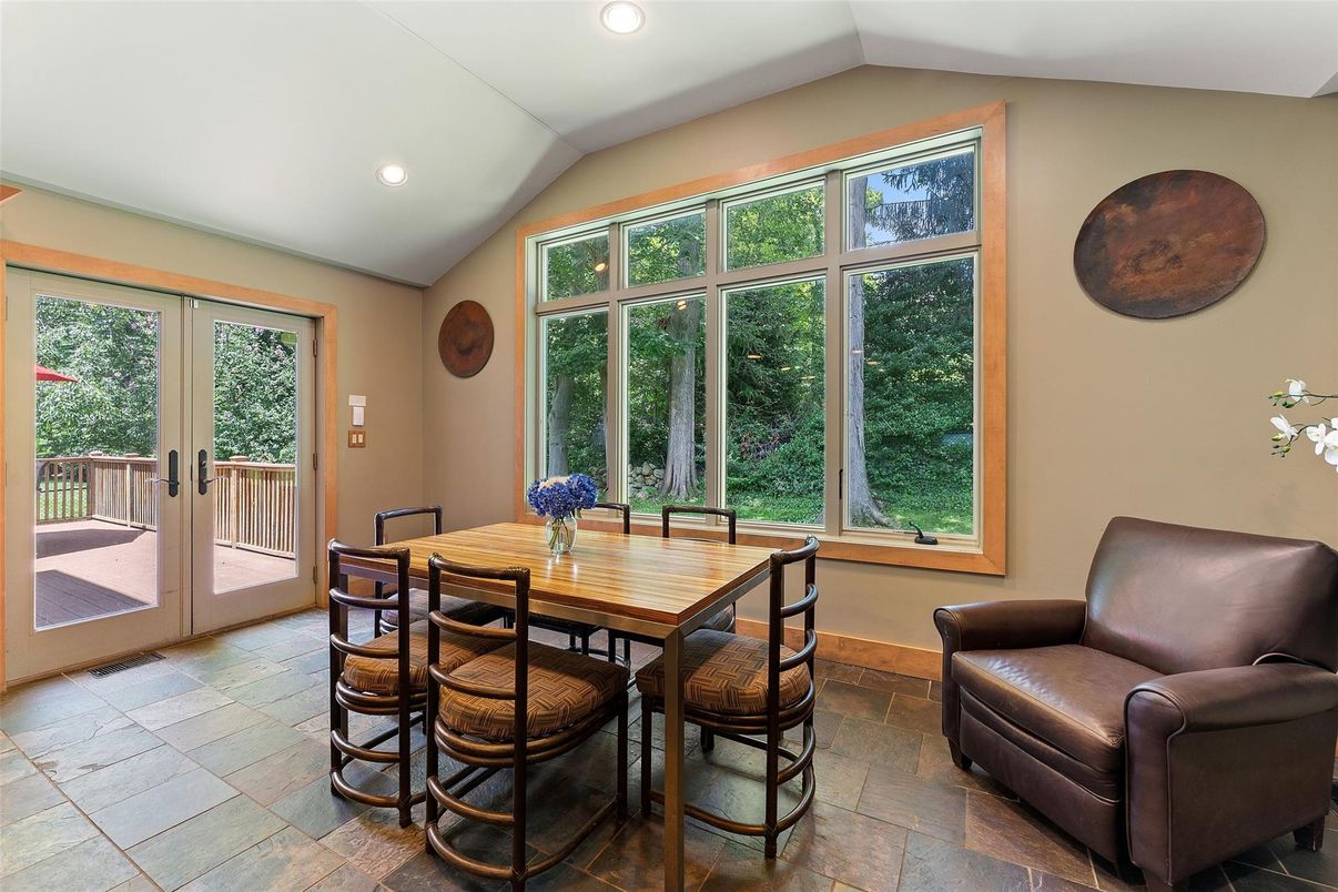 Dining room, Interior, Recessed Lighting