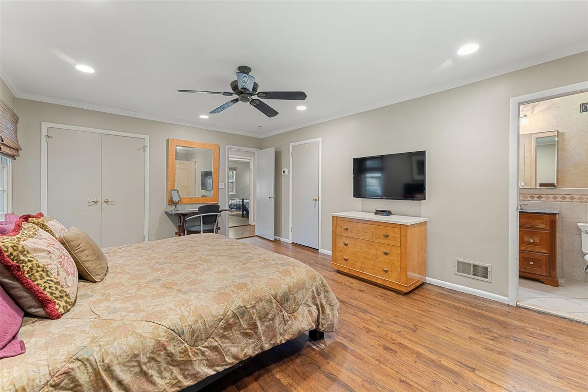 Bedroom, Interior, Recessed Lighting, Wood Texture Flooring