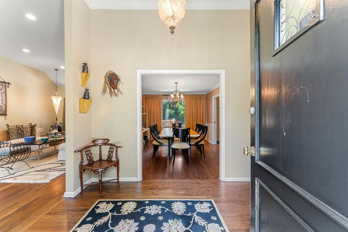 Chandelier, Dining room, Interior, Pendant Lights, Recessed Lighting, Wood Texture Flooring