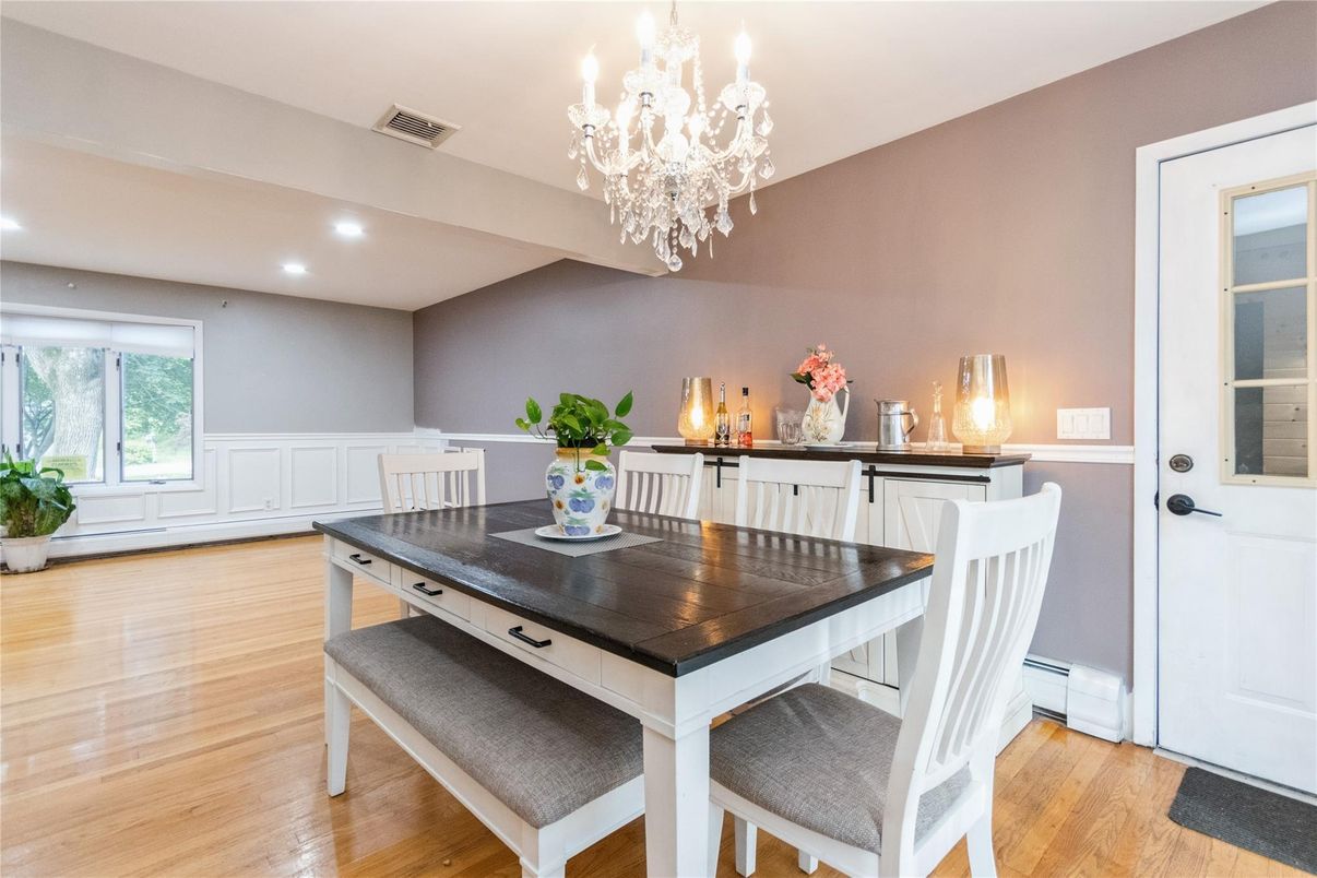 Chandelier, Dining room, Interior, Recessed Lighting, Wood Texture Flooring