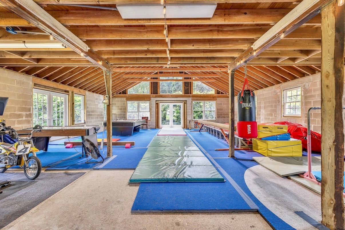 Fitness Equipment, Interior, Wooden Beams, Wooden Ceilings