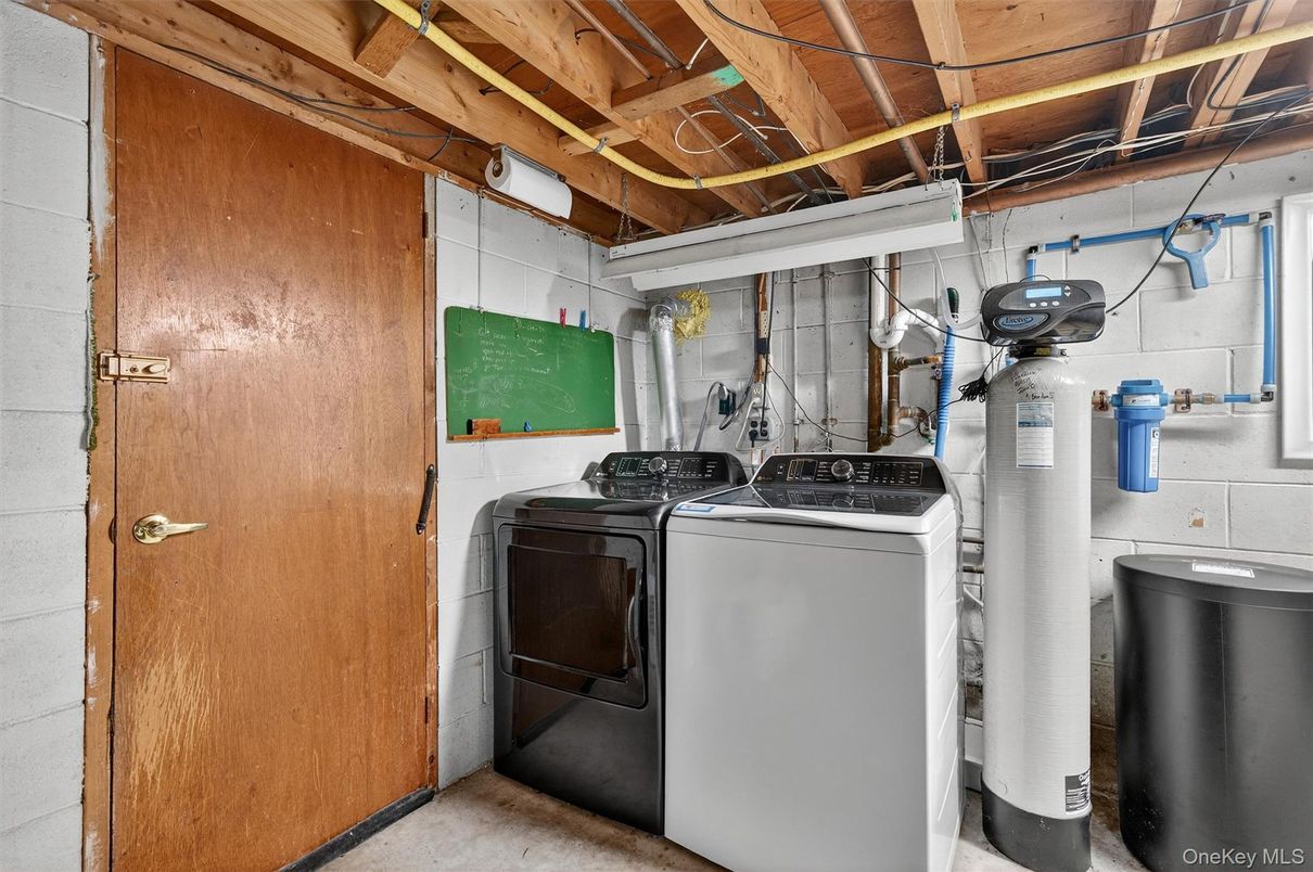 Interior, Washer, Wooden Beams, Wooden Ceilings