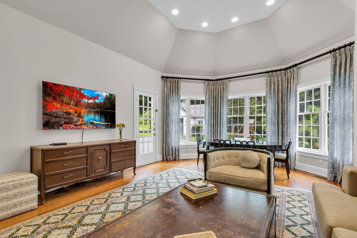 Dining room, Interior, Recessed Lighting, Wood Texture Flooring
