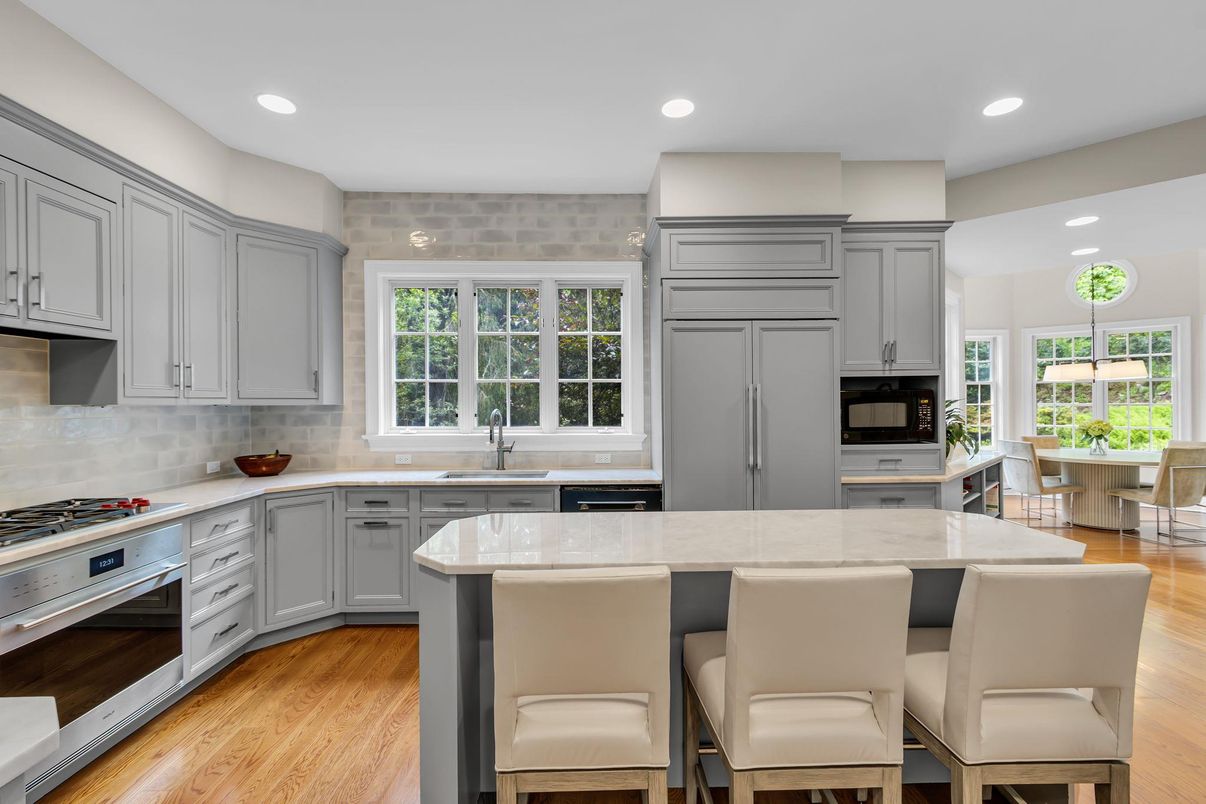 Dining room, Interior, Kitchen, Recessed Lighting, Stainless Steel Appliances, Wood Texture Flooring