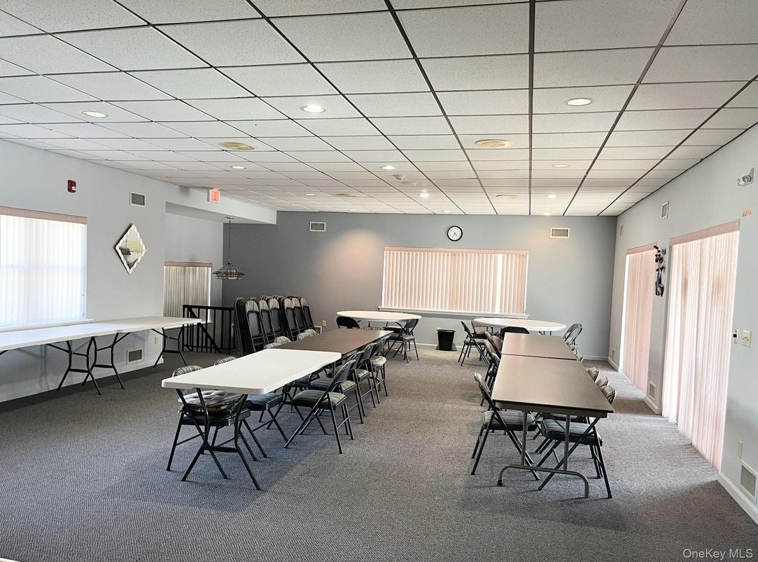 Dining room, Interior, Recessed Lighting