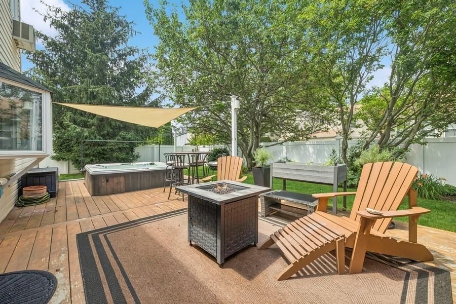 Exterior, Hot Tub