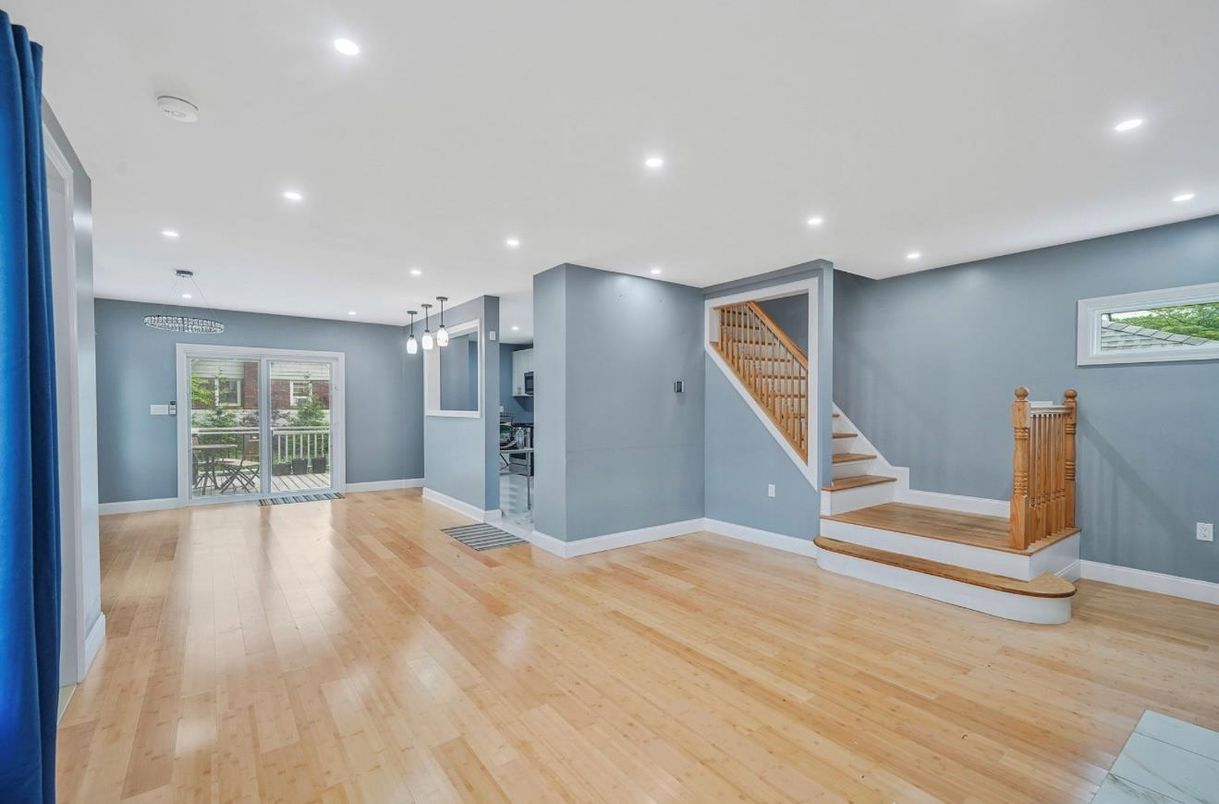 Empty room, Interior, Pendant Lights, Recessed Lighting, Wood Texture Flooring