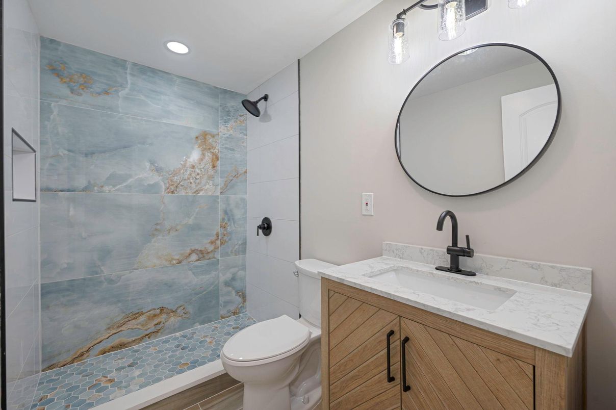Bathroom, Interior, Recessed Lighting
