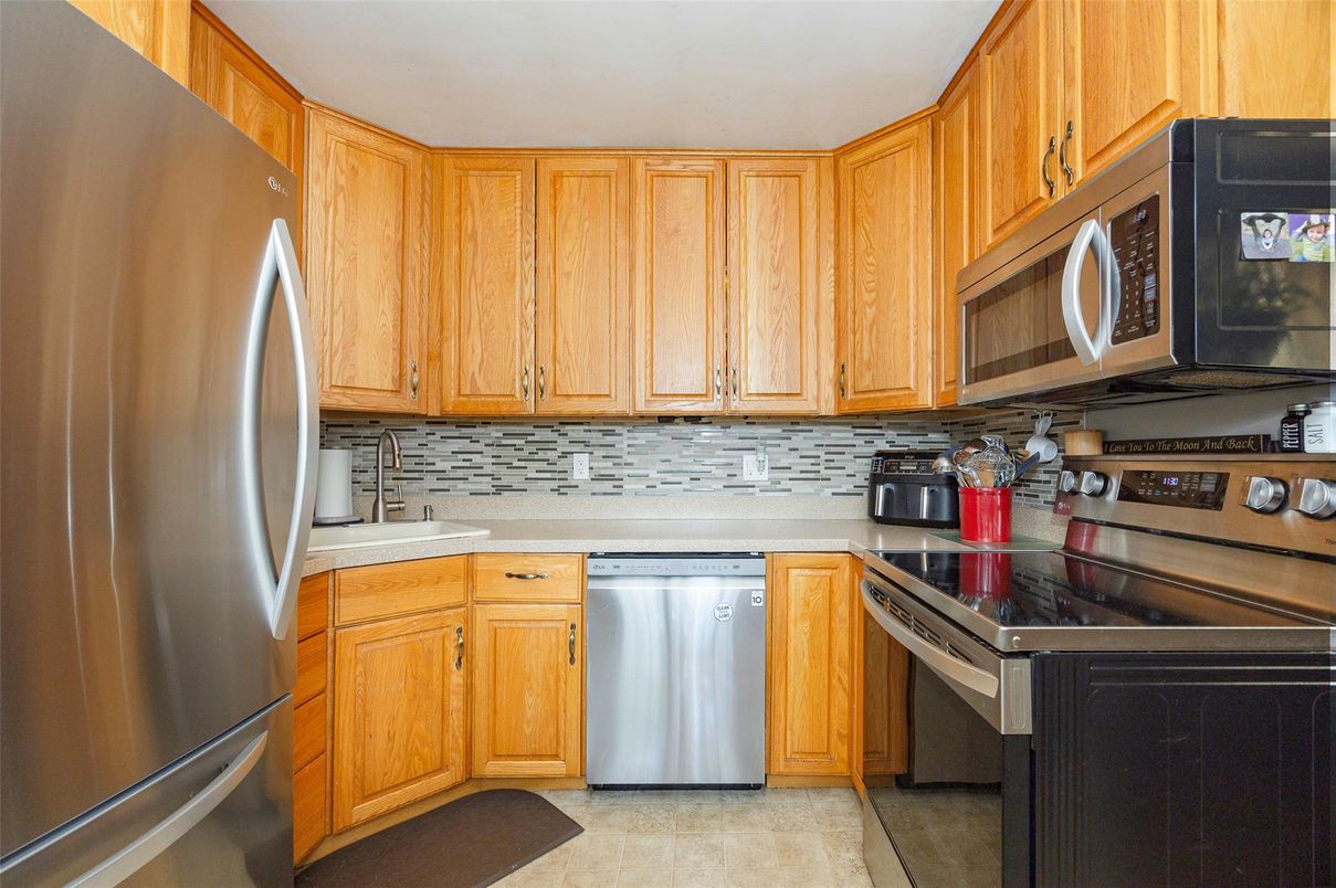 Interior, Kitchen, Stainless Steel Appliances