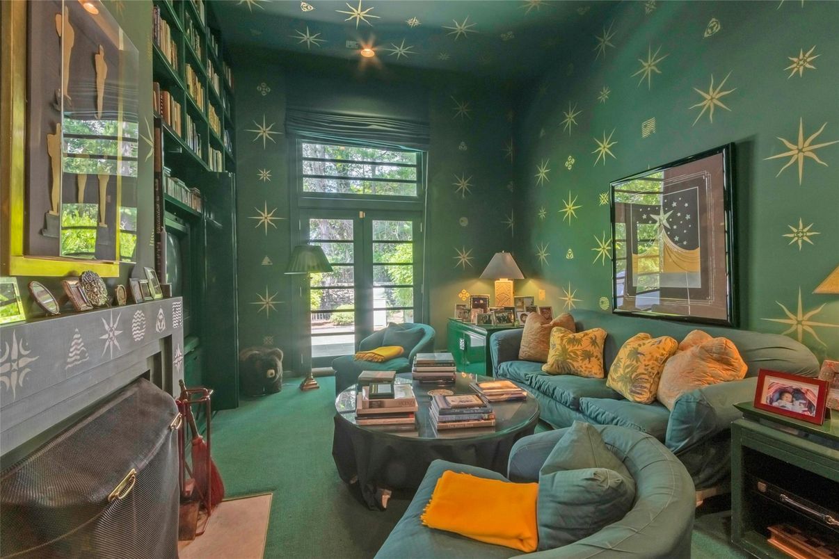 Fireplace, Interior, Living room