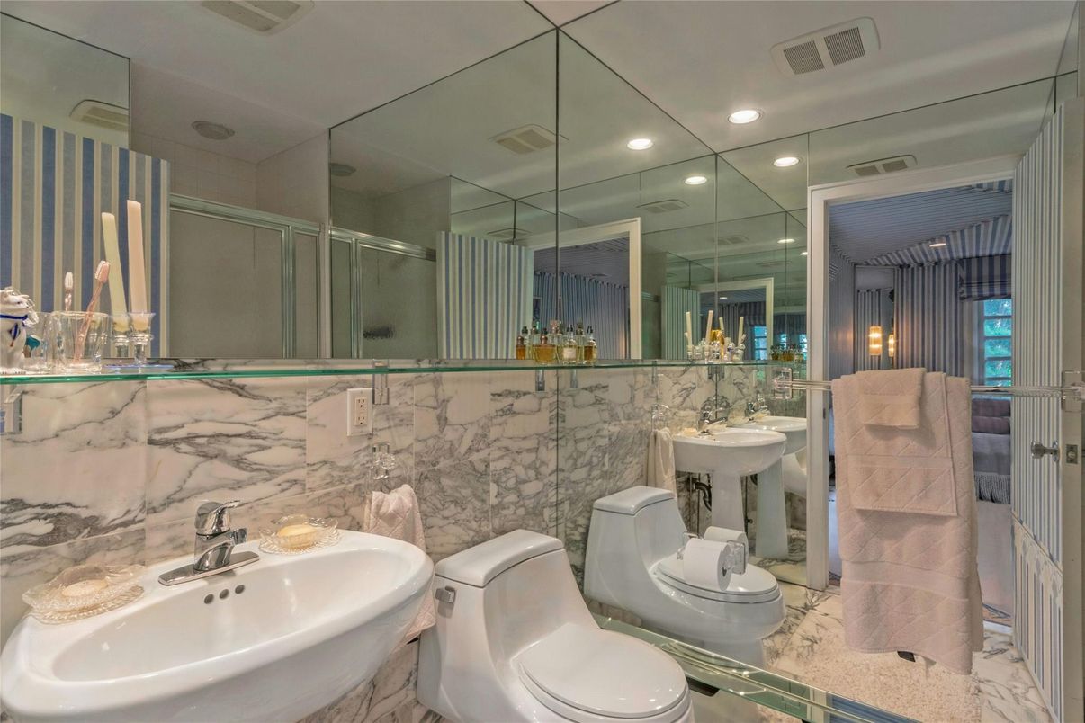 Bathroom, Interior, Marble, Marble Walls, Recessed Lighting