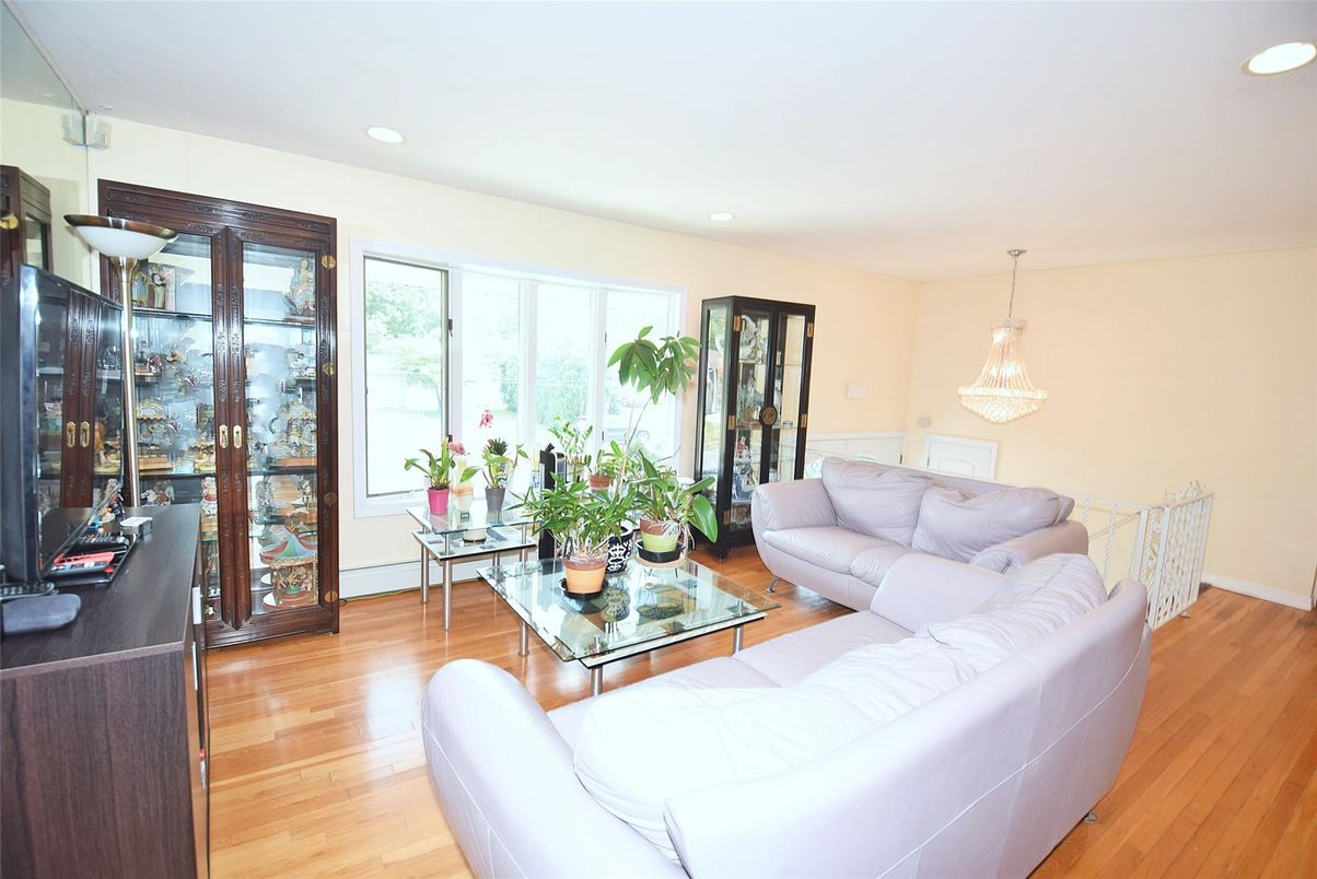 Chandelier, Interior, Living room, Recessed Lighting, Wood Texture Flooring