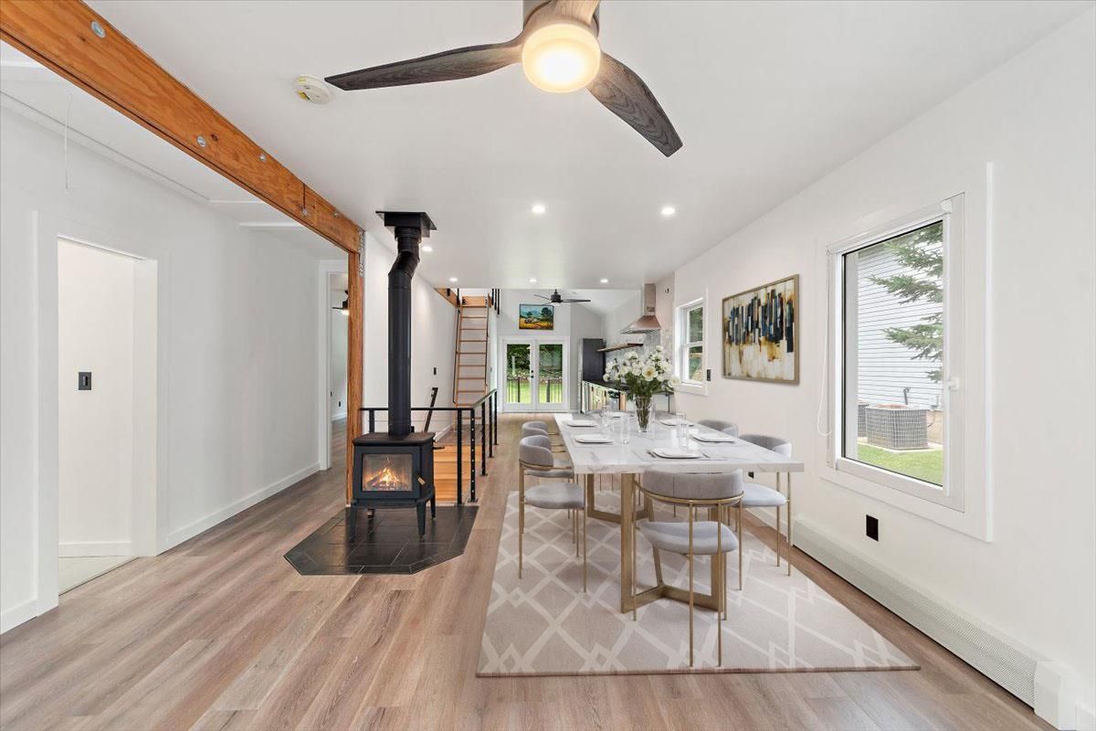 Dining room, Fireplace, Interior, Recessed Lighting, Wood Texture Flooring