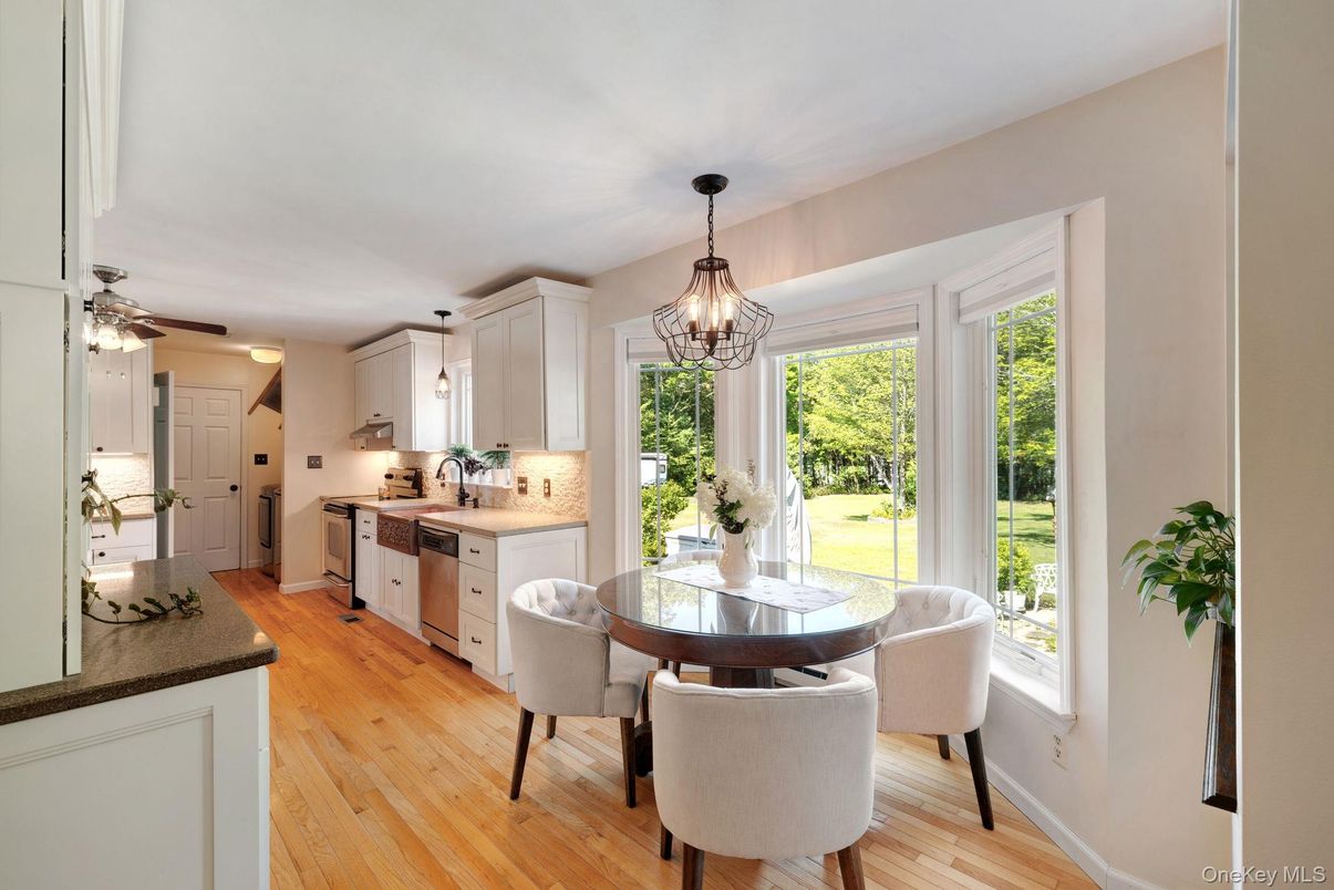Chandelier, Dining room, Interior, Kitchen, Pendant Lights, Wood Texture Flooring