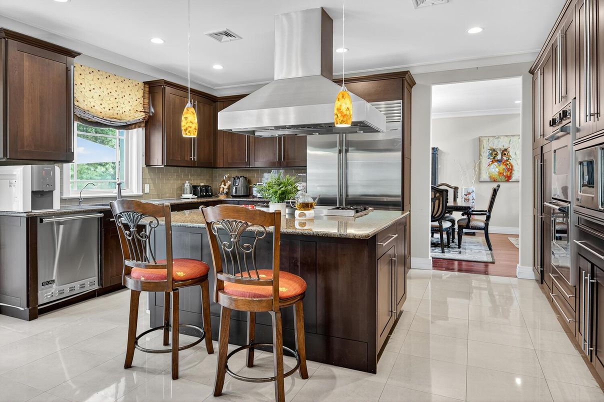 Dining room, Interior, Kitchen, Pendant Lights, Recessed Lighting, Stainless Steel Appliances