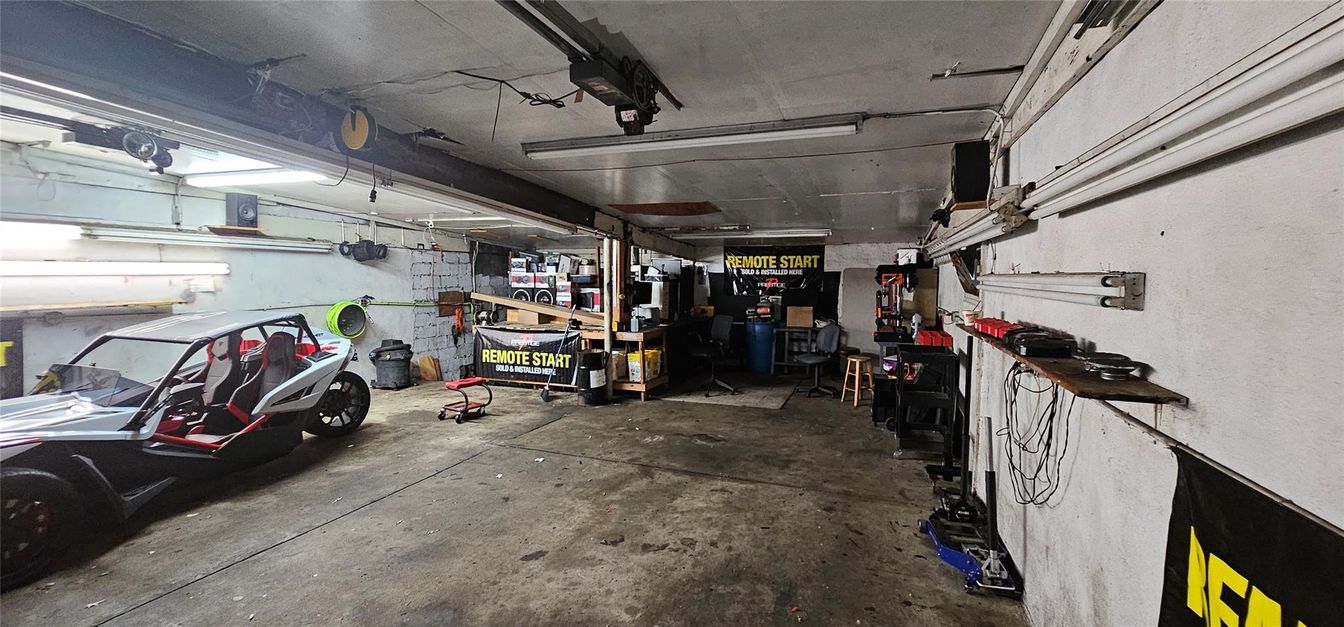 Garage, Interior