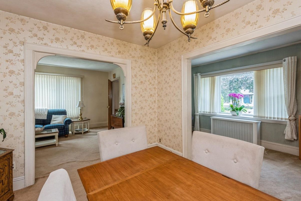 Chandelier, Dining room, Interior