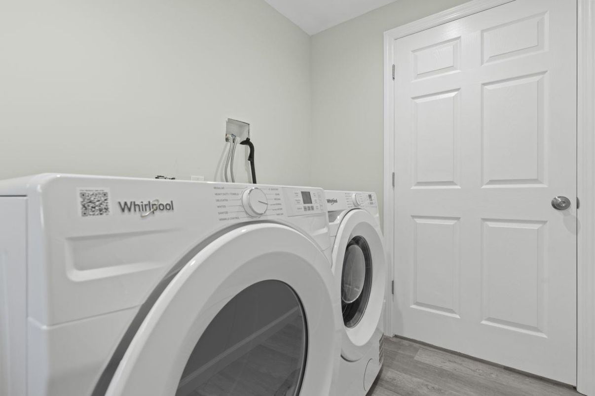 Interior, Washer, Wood Texture Flooring