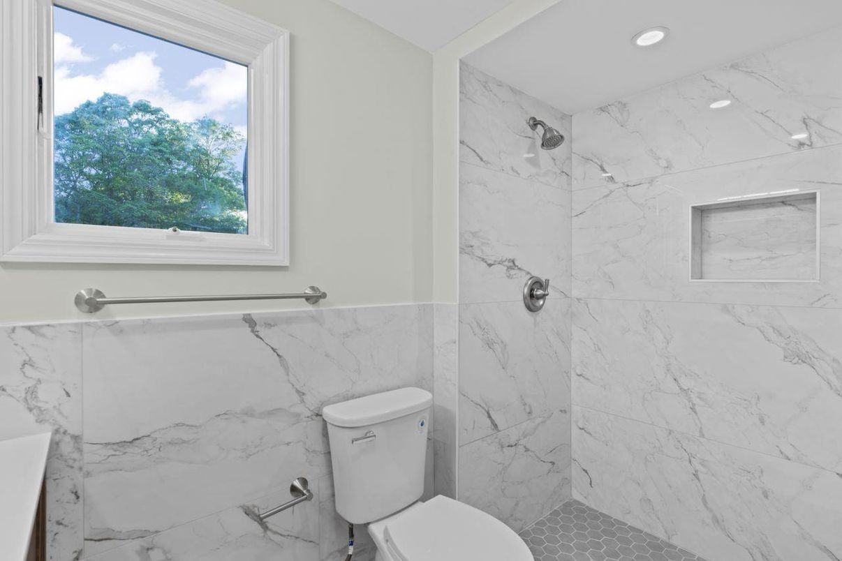 Bathroom, Interior, Marble Walls, Recessed Lighting