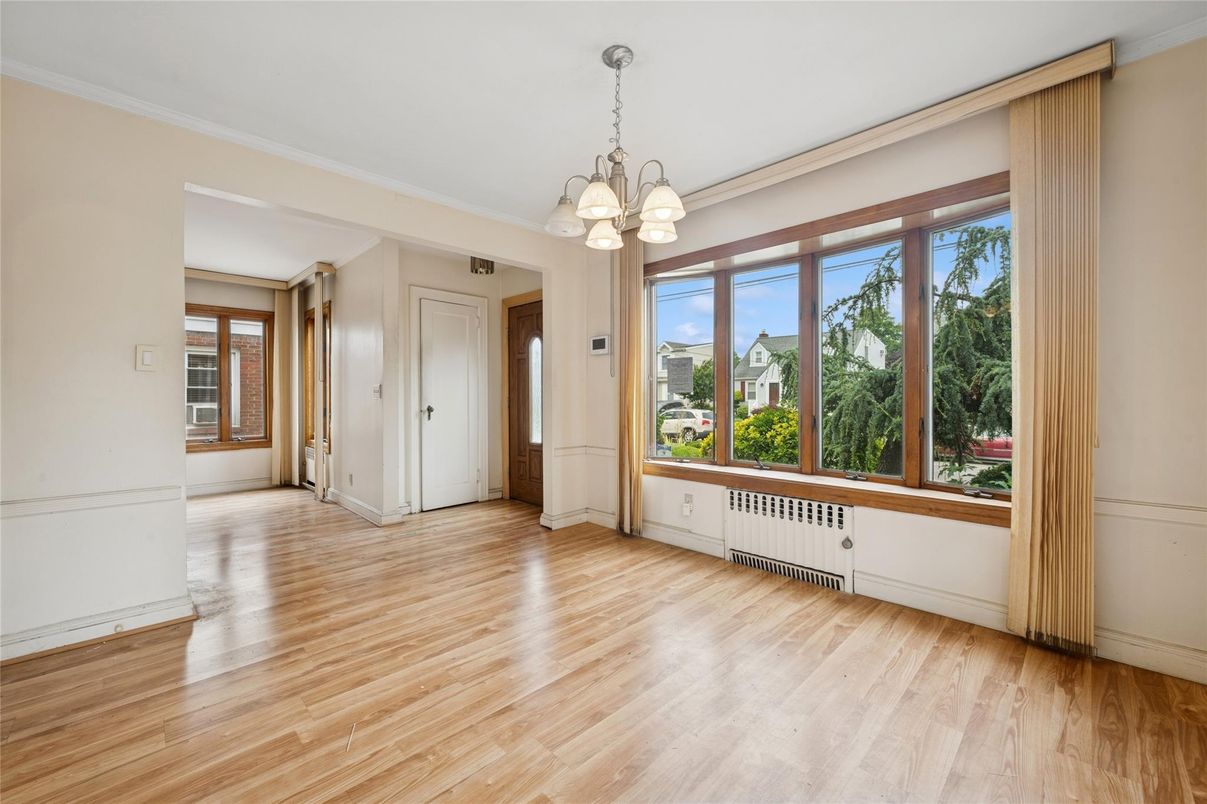 Chandelier, Empty room, Interior, Wood Texture Flooring