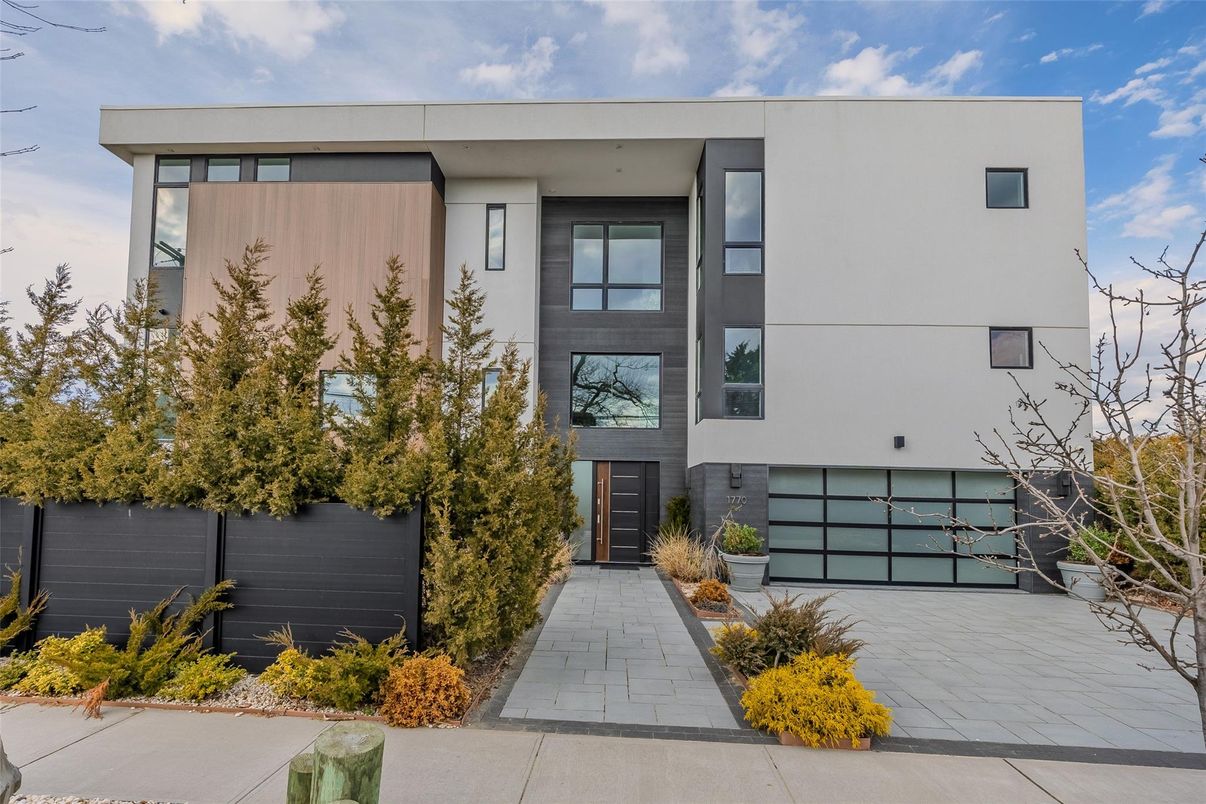 Attached, Exterior, Facade, Modern