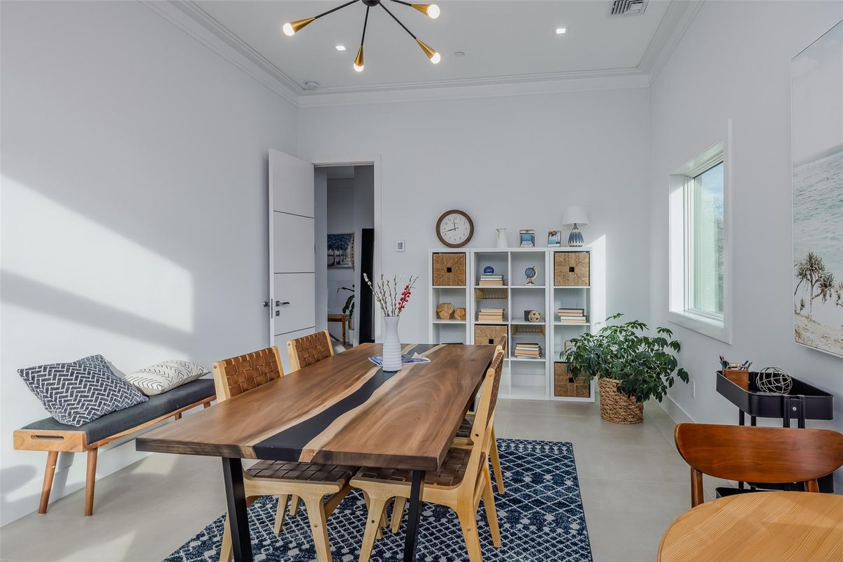 Dining room, Interior, Pendant Lights, Recessed Lighting