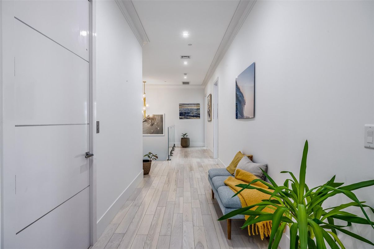 Interior, Pendant Lights, Recessed Lighting, Wood Texture Flooring