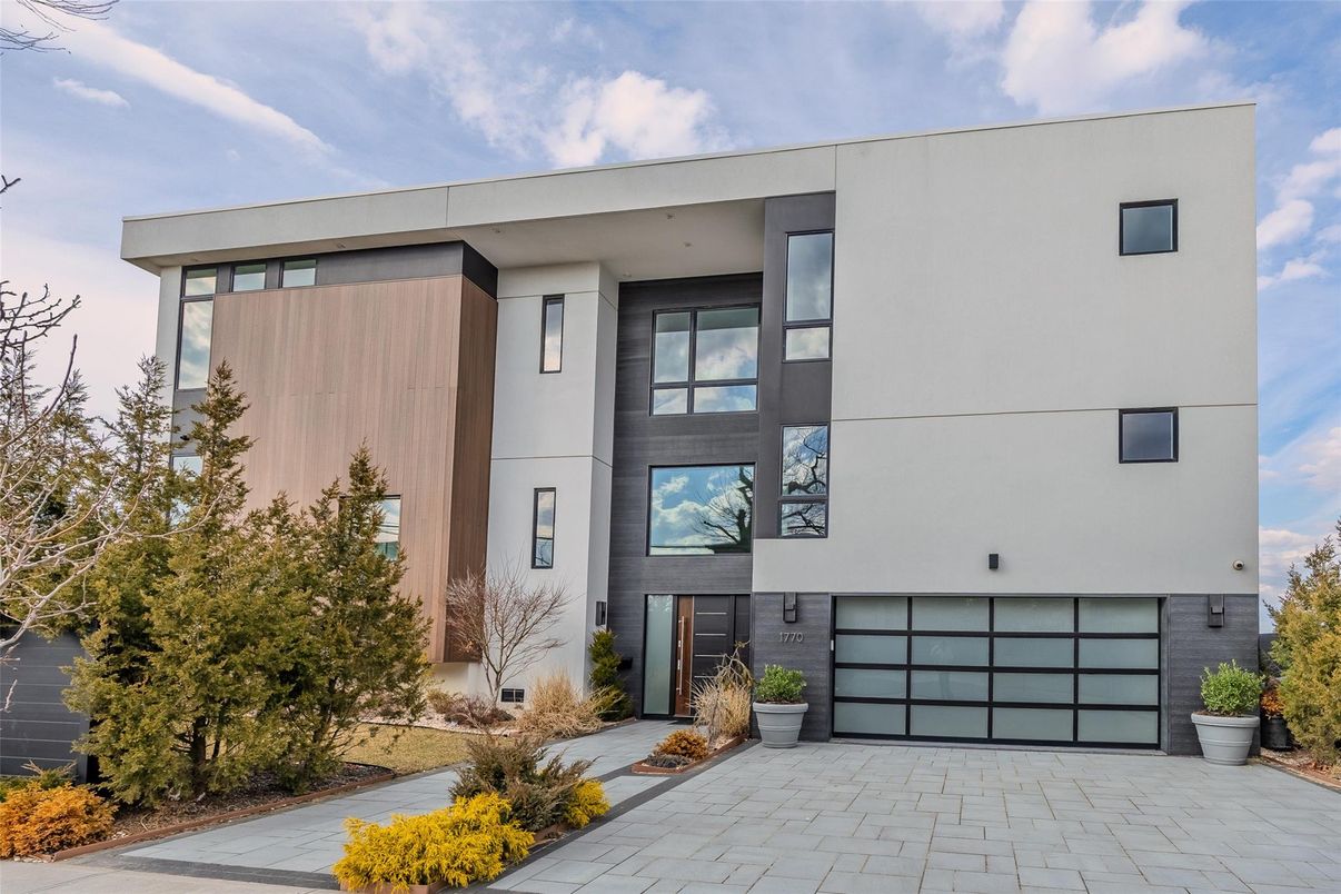 Attached, Exterior, Facade, Modern
