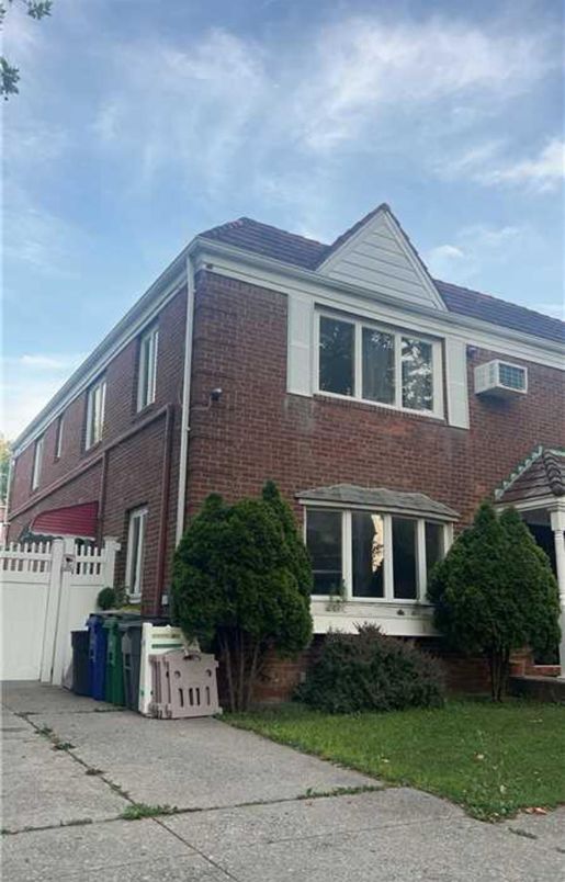 Attached, Exterior, Facade, Brick Facade, Rowhouse