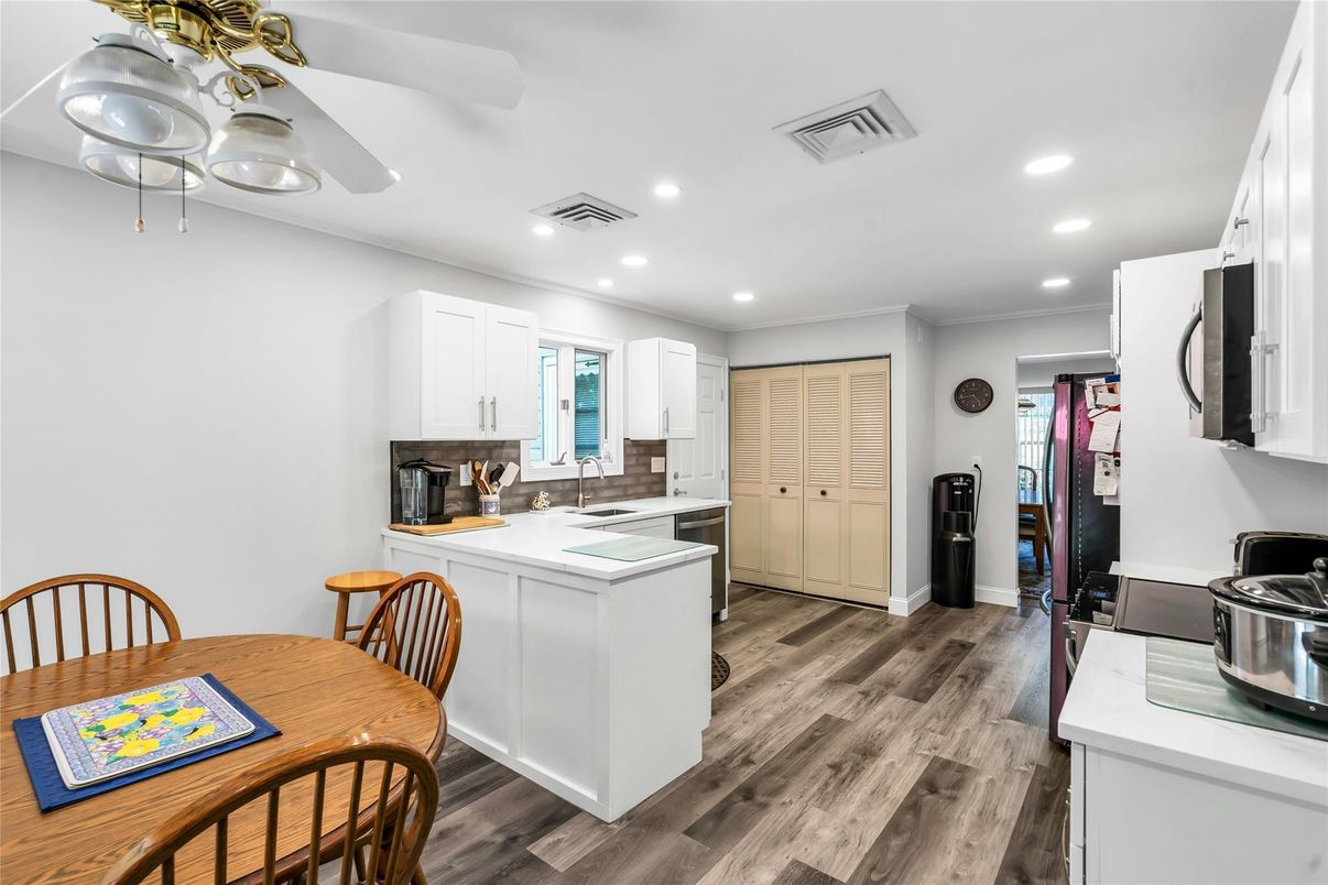 Dining room, Interior, Kitchen, Recessed Lighting, Wood Texture Flooring