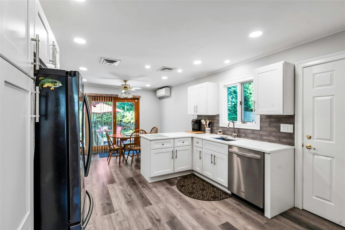 Dining room, Interior, Kitchen, Recessed Lighting, Wood Texture Flooring