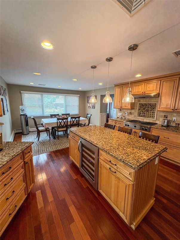 Dining room, Interior, Kitchen, Pendant Lights, Recessed Lighting, Wood Texture Flooring