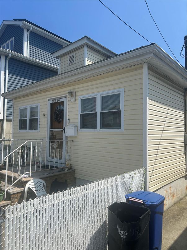 Exterior, Facade, None