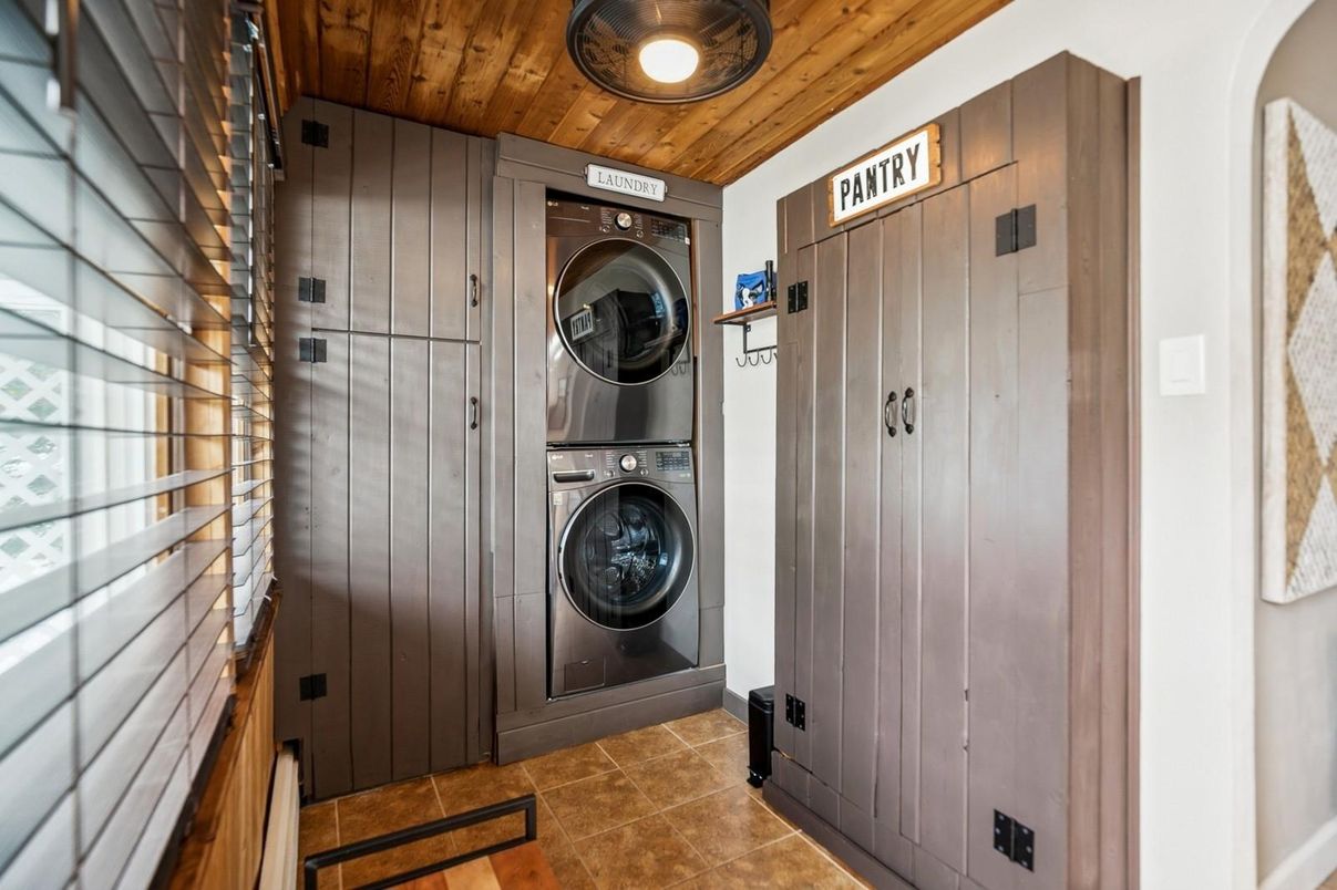 Interior, Utility Closets, Washer, Wooden Ceilings, Wooden Walls