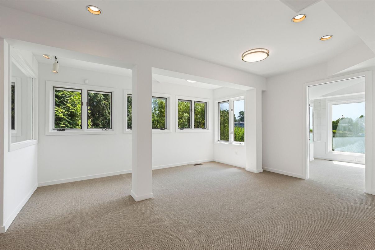Empty room, Interior, Recessed Lighting