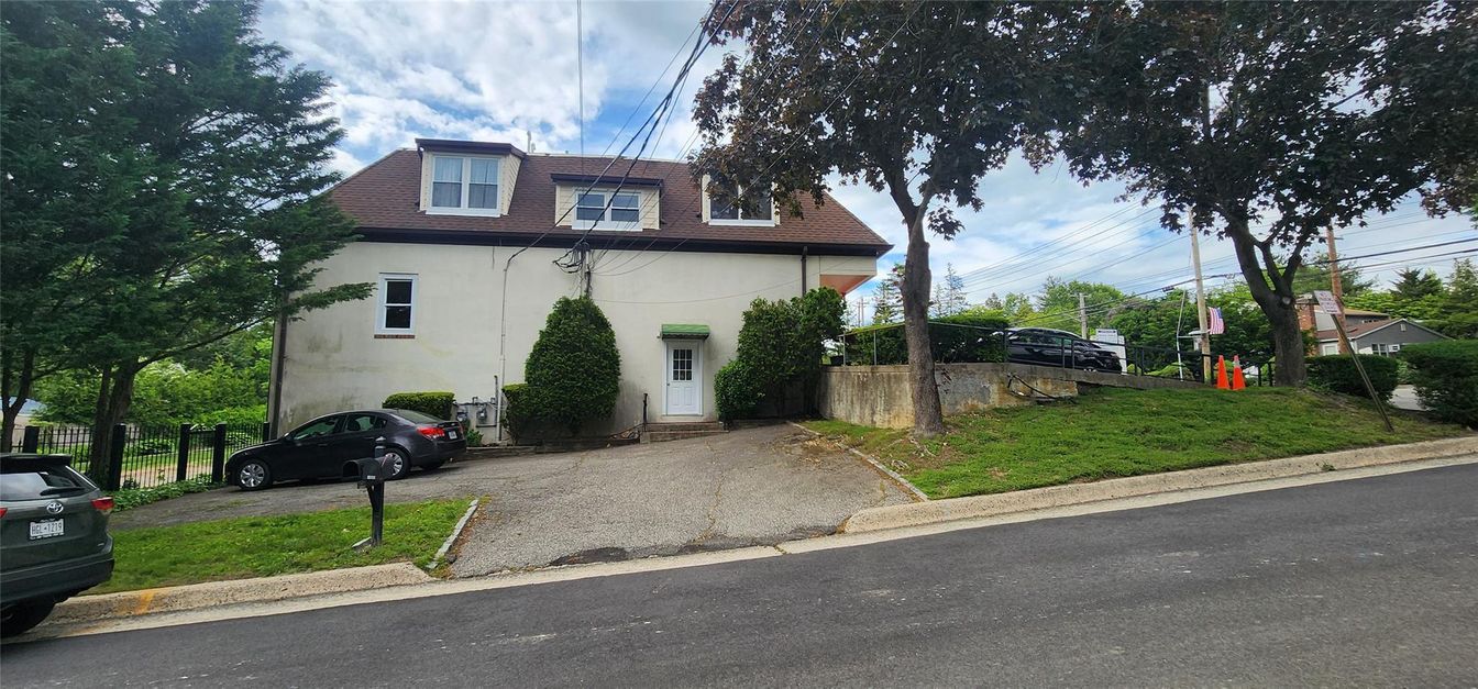 Exterior, Facade, Cape Cod