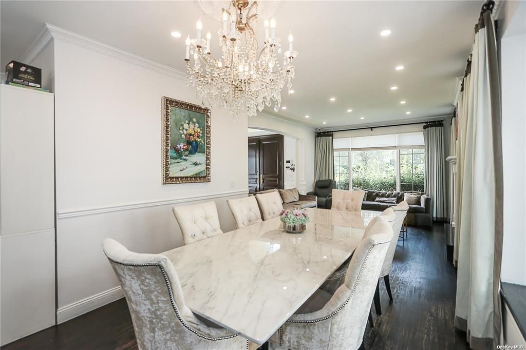 Chandelier, Dining room, Interior, Living room, Recessed Lighting, Wood Texture Flooring