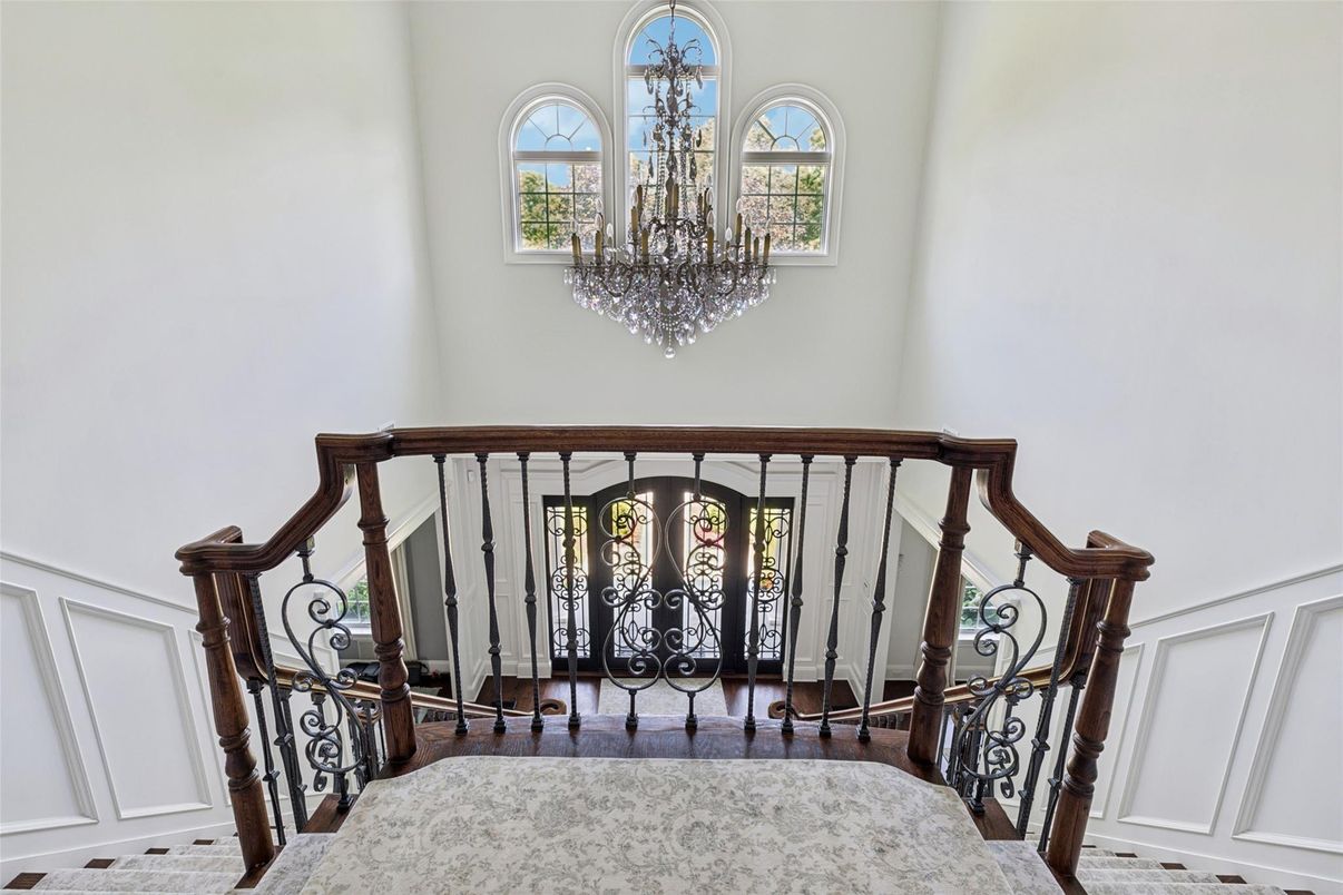 Chandelier, Interior, Wood Texture Flooring