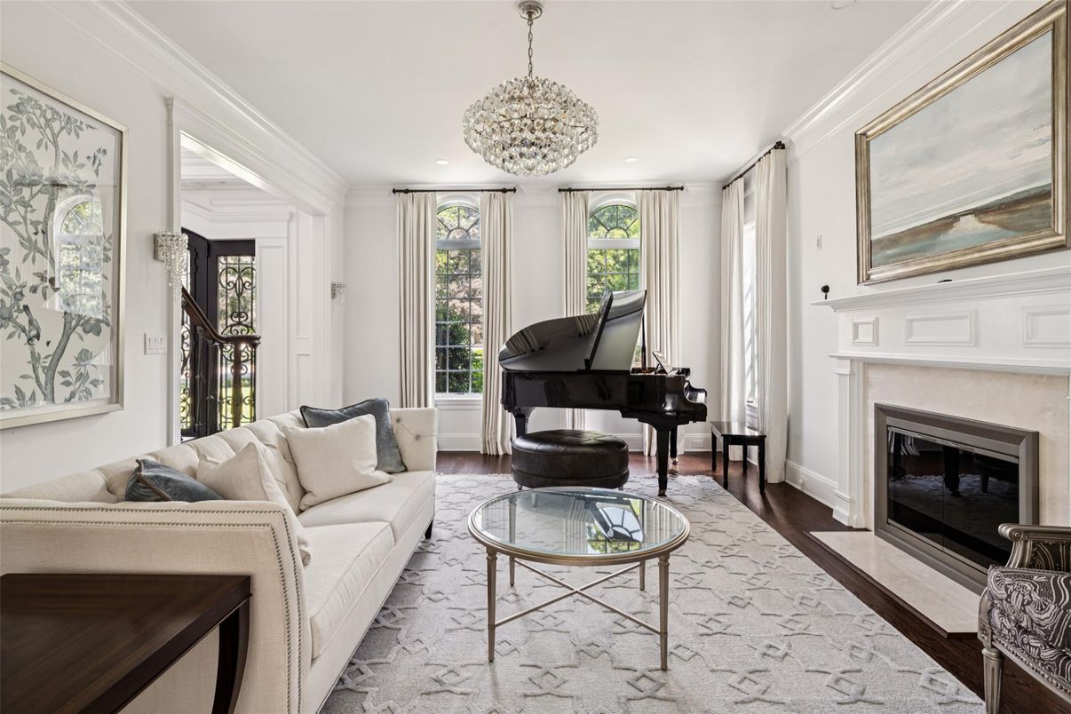 Fireplace, Interior, Living room, Pendant Lights, Piano, Recessed Lighting, Wood Texture Flooring