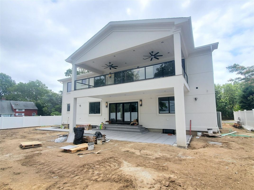 Backyard, Exterior, Facade, Modern