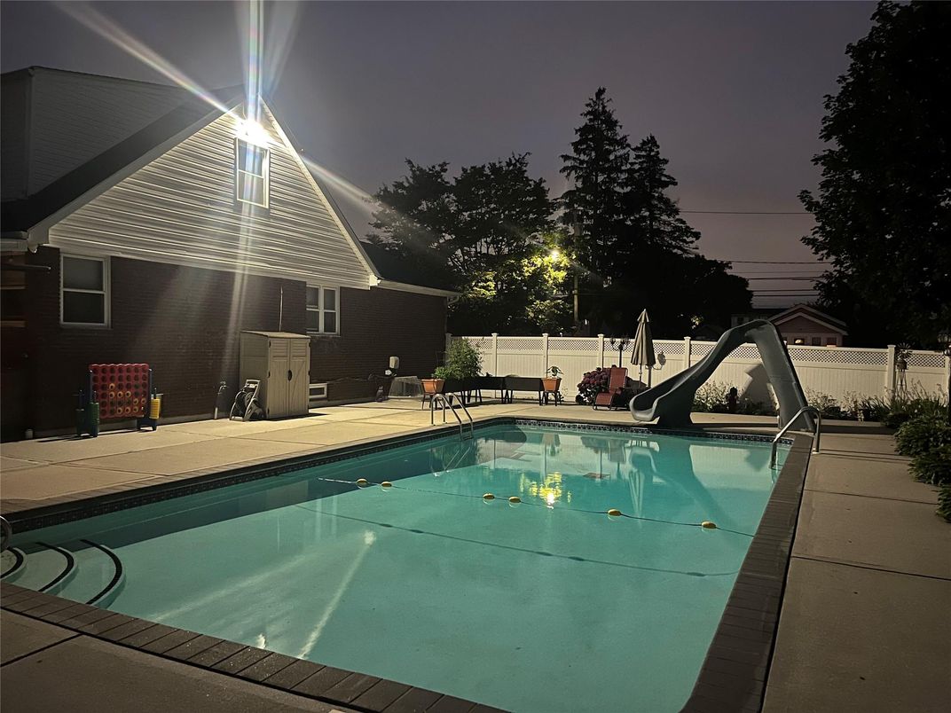 Exterior, Playground, Pool