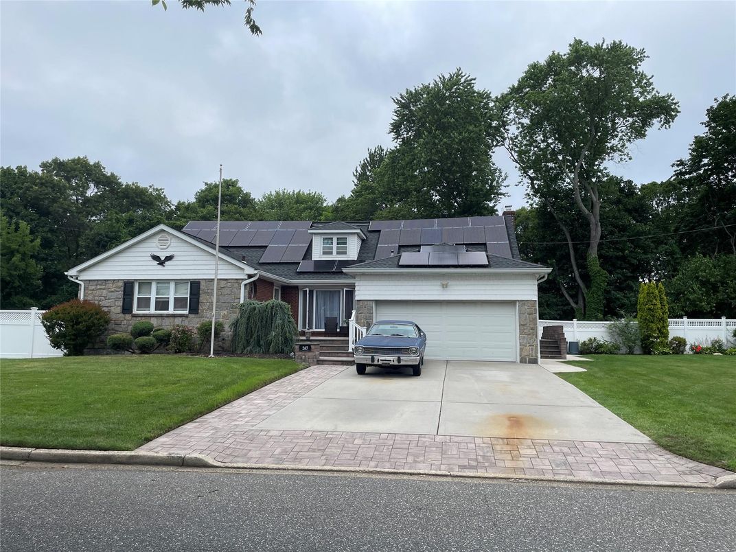 Attached, Exterior, Facade, Solar Panels, Ranch