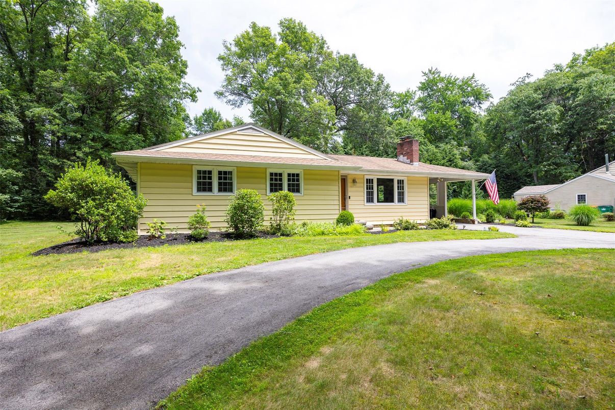 Backyard, Exterior, Facade, Ranch