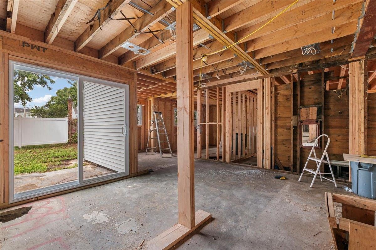 Empty room, Interior, Wooden Beams, Wooden Ceilings, Wooden Walls