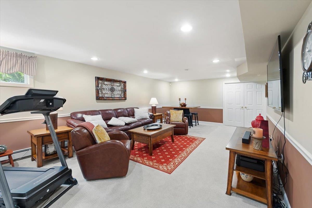 Fitness Equipment, Interior, Living room, Recessed Lighting