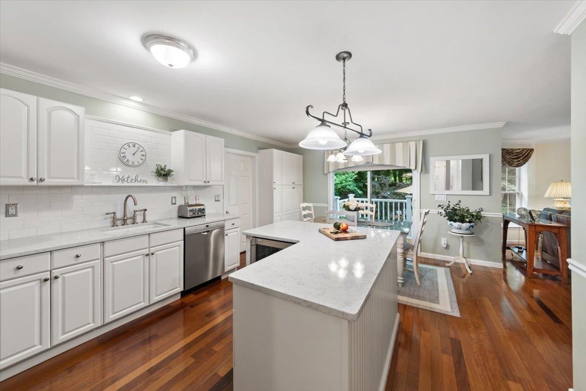 Dining room, Interior, Kitchen, Pendant Lights, Stainless Steel Appliances, Wood Texture Flooring